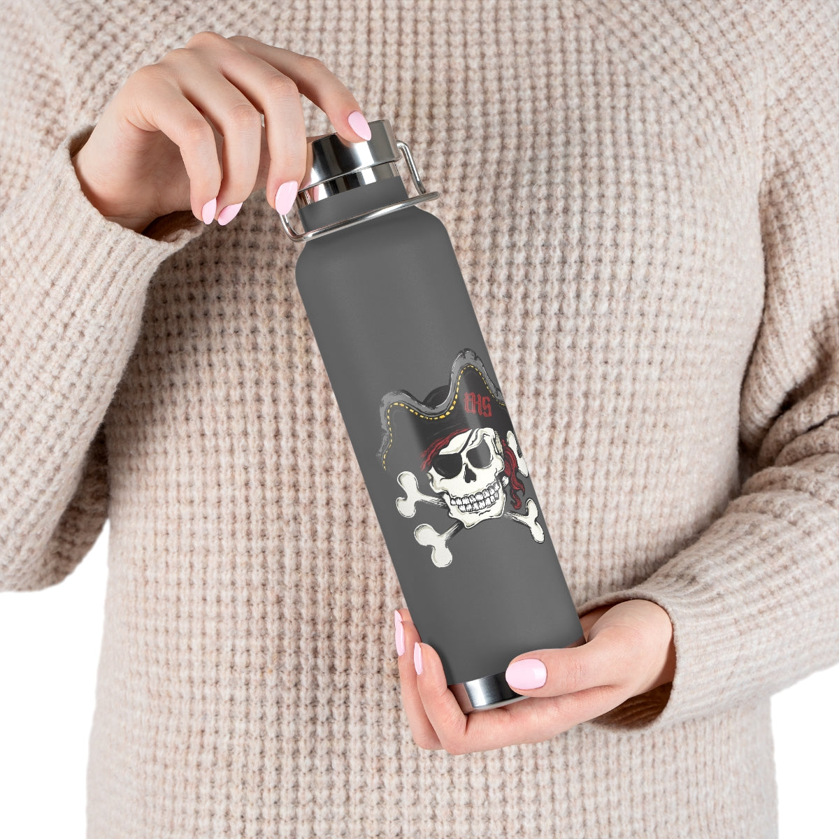 Pirate Skull - 22oz Vacuum Insulated Bottle